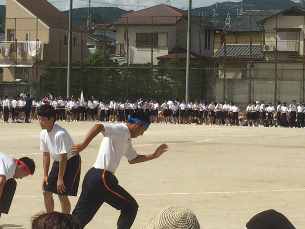 「乙訓地域は体育祭！普段トレーニングしている顔つきとはまた違った表情で頑張ってます！」