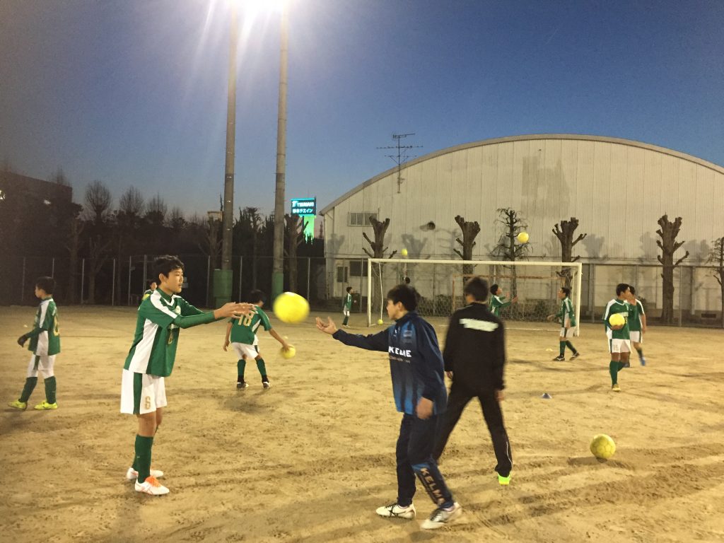 「相手に奪われない場所にボールを置く、この意識が頭の片隅にあるだけでプレーは随分と変わってきます！」